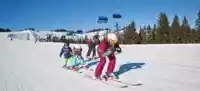 Improvised ski classes for the kids © Tourismusverband Saalbach Hinterglemm